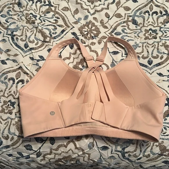 Lulu Seamless Pink Sports Bra - Picture 2 of 6
